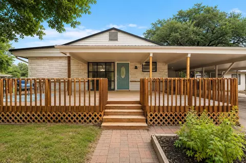 1700 W 7th St, Taylor, TX 76574