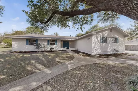 812 George St, Taylor, TX 76574