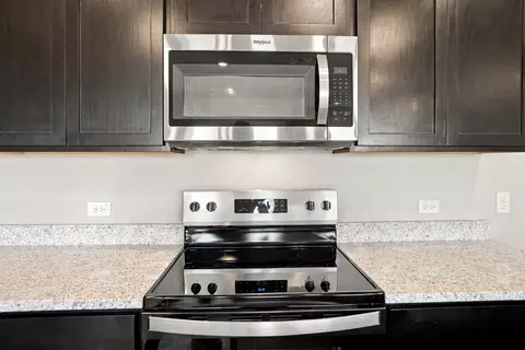 Kitchen - 132 Wind Hl, Jarrell, TX 76537 photo 5 of 5