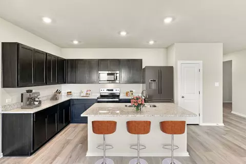 Kitchen - 132 Wind Hl, Jarrell, TX 76537 photo 1 of 5