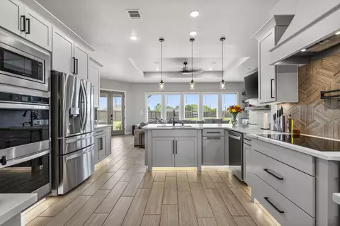 140 Gustav Ln, San Marcos, TX 78666