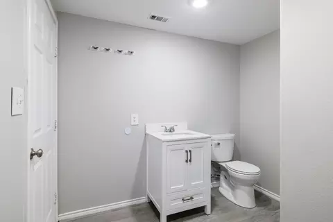Bath - 171 Daniel Dr, Bertram, TX 78605 photo 3 of 3