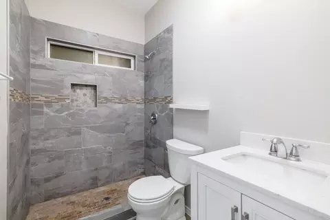 Bath - 171 Daniel Dr, Bertram, TX 78605 photo 2 of 3