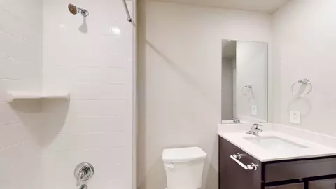 Bath - 162 Candy St, Georgetown, TX 78626 photo 5 of 6