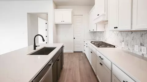 Kitchen - 307 Watersong Bnd, Lockhart, TX 78644 photo 2 of 4