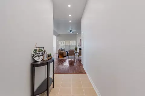 Entry Way - 2801 Kickapoo Cavern Dr, Pflugerville, TX 78660 photo 2 of 3