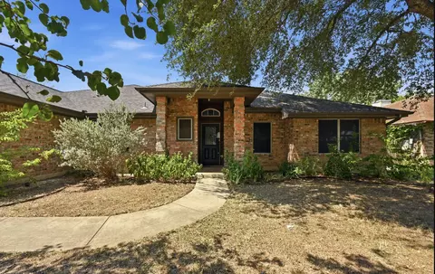 1068 Memorial Cir, New Braunfels, TX 78130