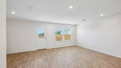 Living - 369 Old Stagecoach Rd, Jarrell, TX 76537 photo 2 of 4