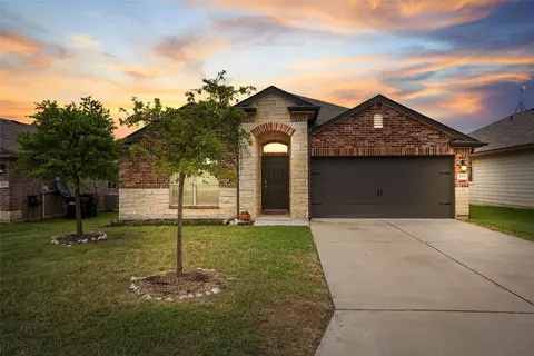 105 Plata Ln, Jarrell, TX 76537
