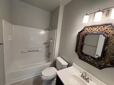 Bath - 275 Bonham Loop, Georgetown, TX 78633 photo 4 of 4