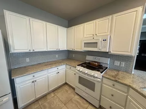 Kitchen - 275 Bonham Loop, Georgetown, TX 78633 photo 3 of 4