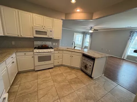 Kitchen - 275 Bonham Loop, Georgetown, TX 78633 photo 1 of 4