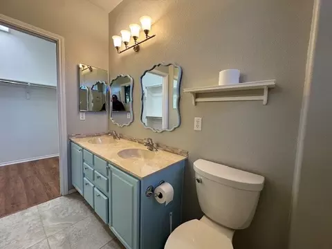 Bath - 275 Bonham Loop, Georgetown, TX 78633 photo 3 of 4