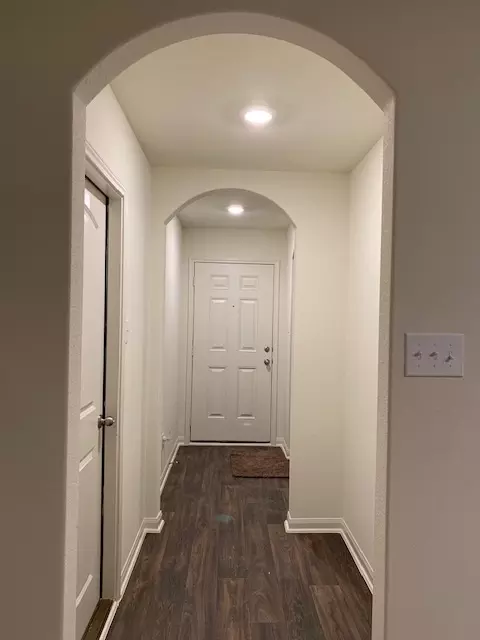 Entry Way - 140 Allington Cir, Jarrell, TX 76537 photo 1 of 2