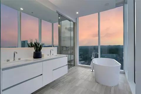 313 W 17th St #2304, Austin, TX 78701