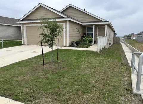 9227 Honey Mesquite, Seguin, TX 78155