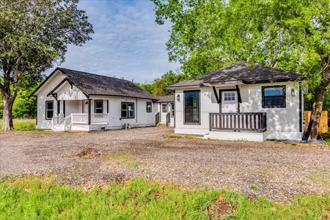 112 Gazley A B St, Smithville, TX 78957