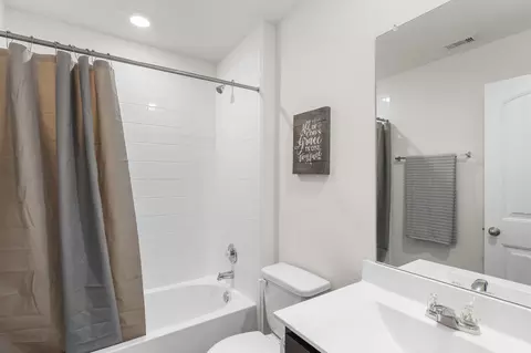 Bath - 312 Sickle Loop, Kyle, TX 78640 photo 2 of 2