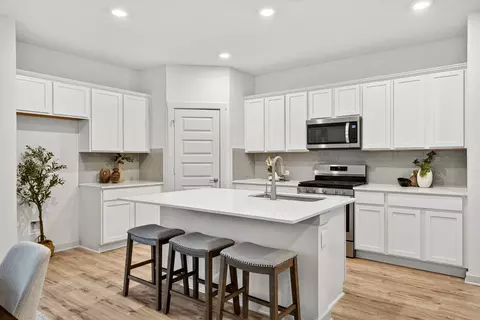 Kitchen - 143 Shawii Pass, Leander, TX 78641 photo 3 of 6