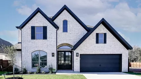 241 Melody Ln, Lockhart, TX 78644