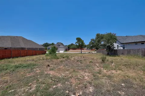 315 Axis Loop, Georgetown, TX 78628 photo 2