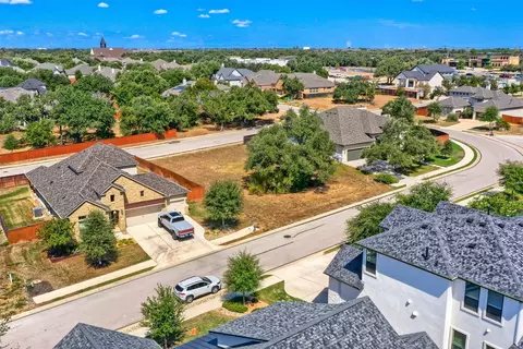 315 Axis Loop, Georgetown, TX 78628 photo 4