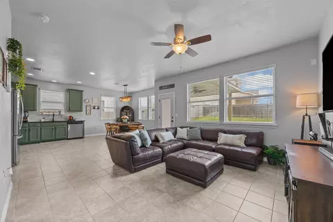 230 Eagle Brook Ln, Buda, TX 78610