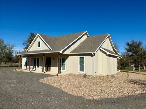 1353 Red Town Rd #B, Elgin, TX 78621