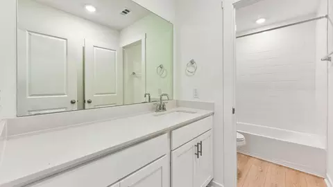 Bath - 1925 Lazy Acres St, Leander, TX 78641 photo 4 of 5