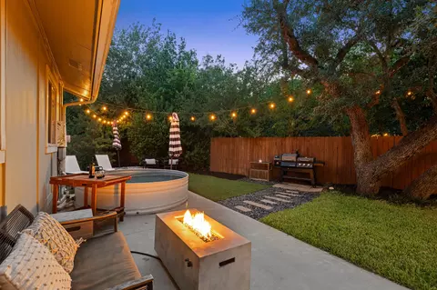 Exterior - 3913 Leafield Dr, Austin, TX 78749 photo 6 of 16