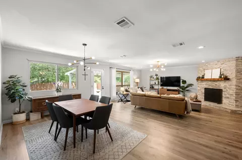 Dining - 3913 Leafield Dr, Austin, TX 78749 photo 1 of 3