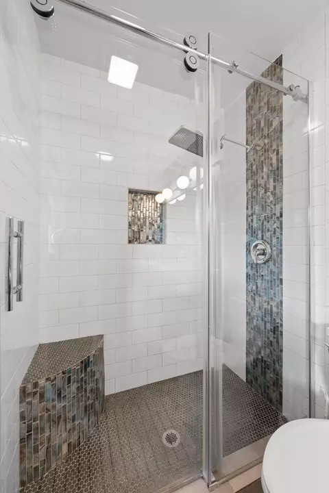 Bath - 3913 Leafield Dr, Austin, TX 78749 photo 2 of 3