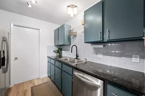 Kitchen - 3913 Leafield Dr, Austin, TX 78749 photo 2 of 4