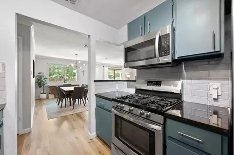 Kitchen - 3913 Leafield Dr, Austin, TX 78749 photo 3 of 4