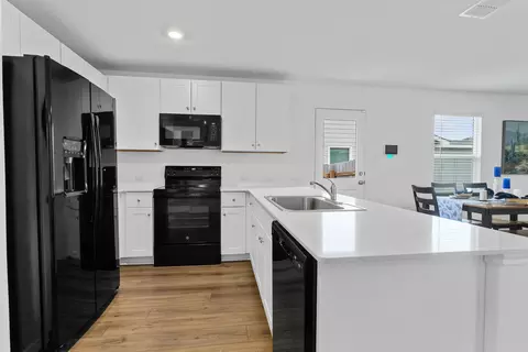 Kitchen - 584 Commander Abbott Dr, Jarrell, TX 76537 photo 1 of 4