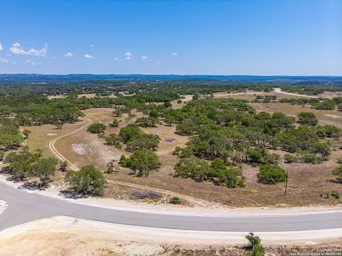 635 Whiskey Trl, Blanco, TX 78130 photo 2