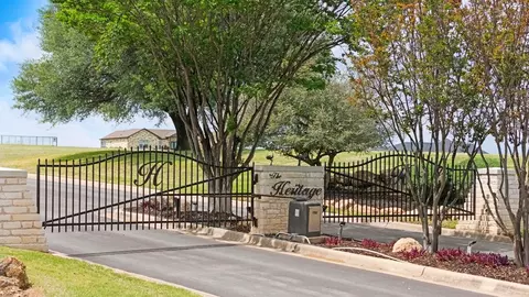 377 Heritage Loop, Hutto, TX 78634