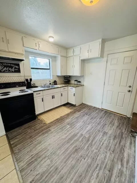 622 Trinity St, Lockhart, TX 78644 photo 3