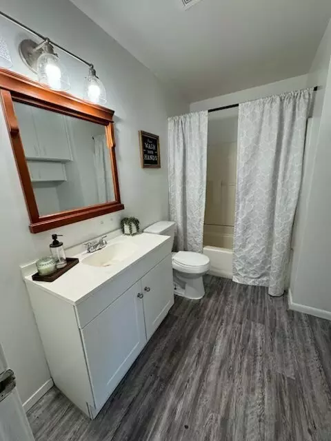 622 Trinity St, Lockhart, TX 78644 photo 2