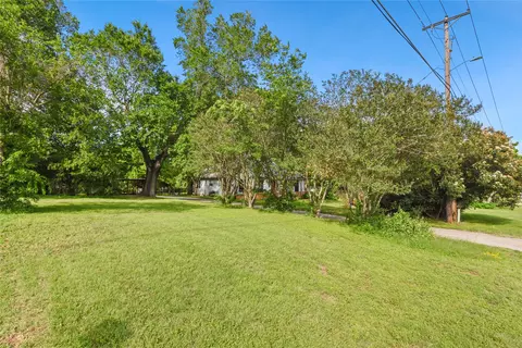 Exterior - 528 Old Mcdade Rd, Elgin, TX 78621 photo 12 of 13