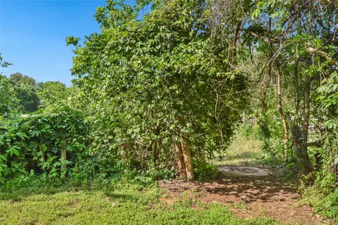 Exterior - 528 Old Mcdade Rd, Elgin, TX 78621 photo 10 of 13