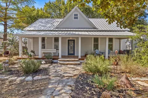 503 Wilkes St # A, Smithville, TX 78957