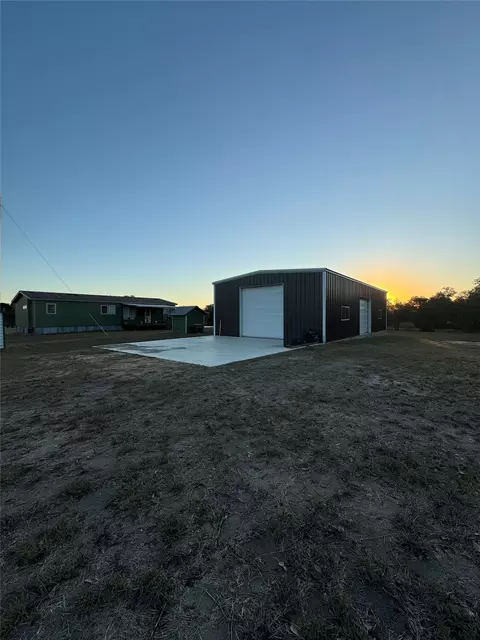 2636 E Fm 532, Schulenburg, TX 78956