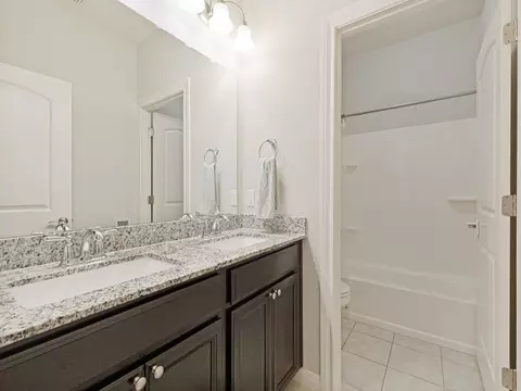 Bath - 206 Beechnut Dr, Buda, TX 78610 photo 3 of 3