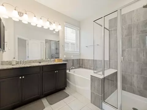 Bath - 206 Beechnut Dr, Buda, TX 78610 photo 1 of 3