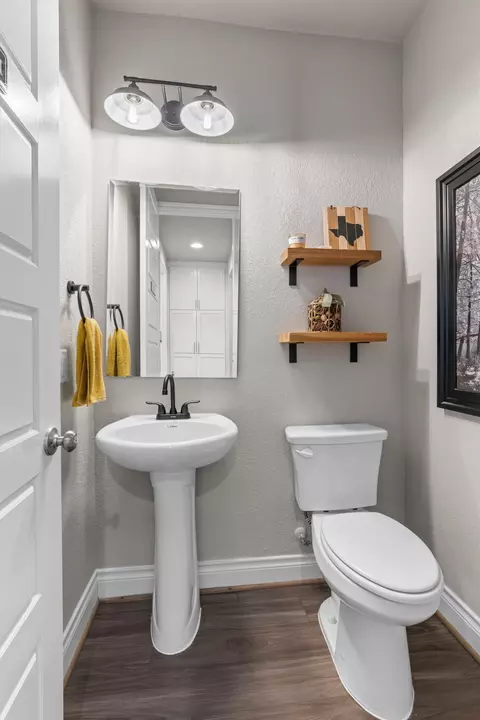 Bath - 816 Heartleaf Dr, Leander, TX 78641 photo 3 of 5