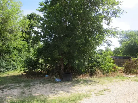748 W Elm St, Bartlett, TX 76511 photo 7