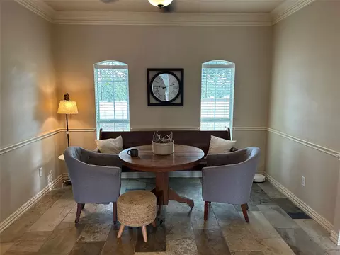 Dining - 329 Flash Cir, Luling, TX 78648 photo 2 of 3