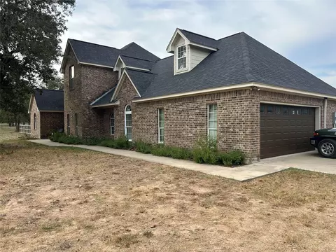 Exterior - 329 Flash Cir, Luling, TX 78648 photo 3 of 10