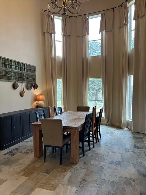 Dining - 329 Flash Cir, Luling, TX 78648 photo 1 of 3